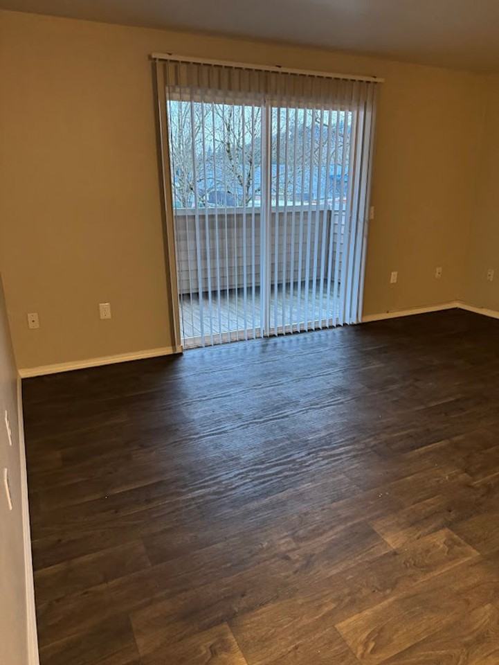 16924 Se Powell Blvd #33 - Photo 2 of 26