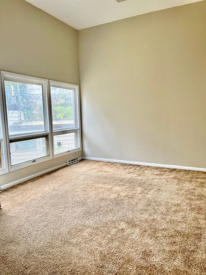 4915 W Genesee St - Photo 5 of 32
