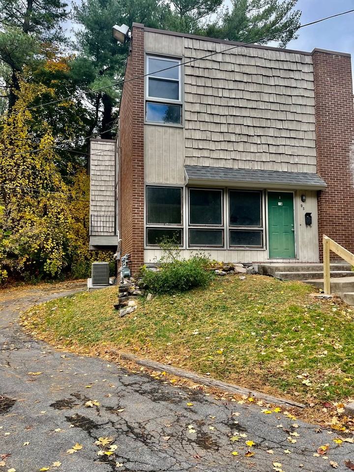 4915 W Genesee St - Photo 2 of 32