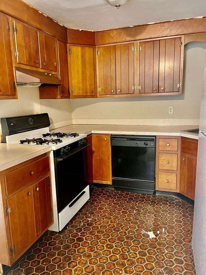 4915 W Genesee St - Photo 6 of 32