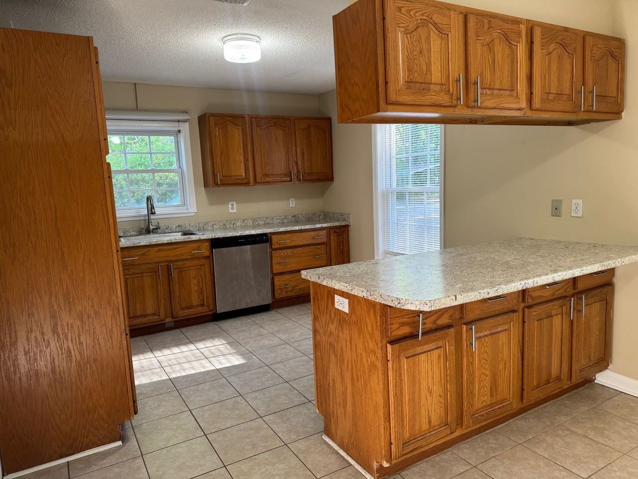 2400 Spring Creek Hwy - Photo 3 of 6