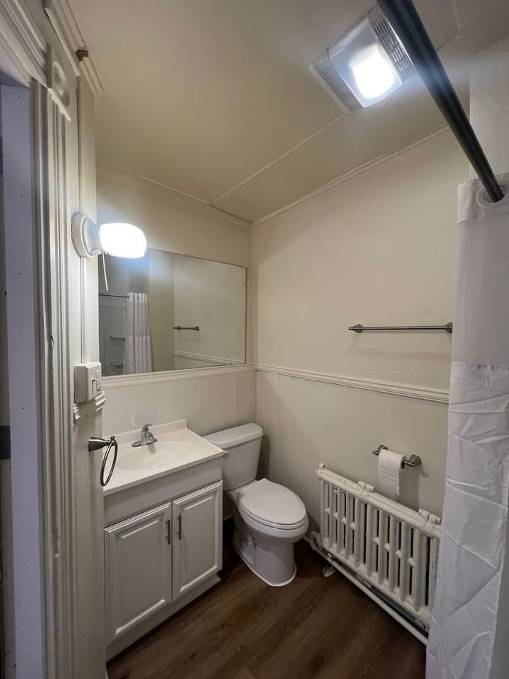 114 1/2  S Queen St - Photo 4 of 15