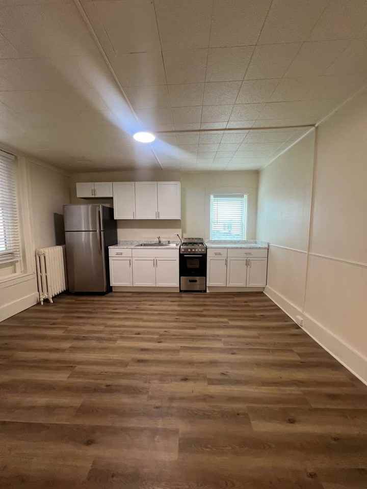 114 1/2  S Queen St - Photo 5 of 15