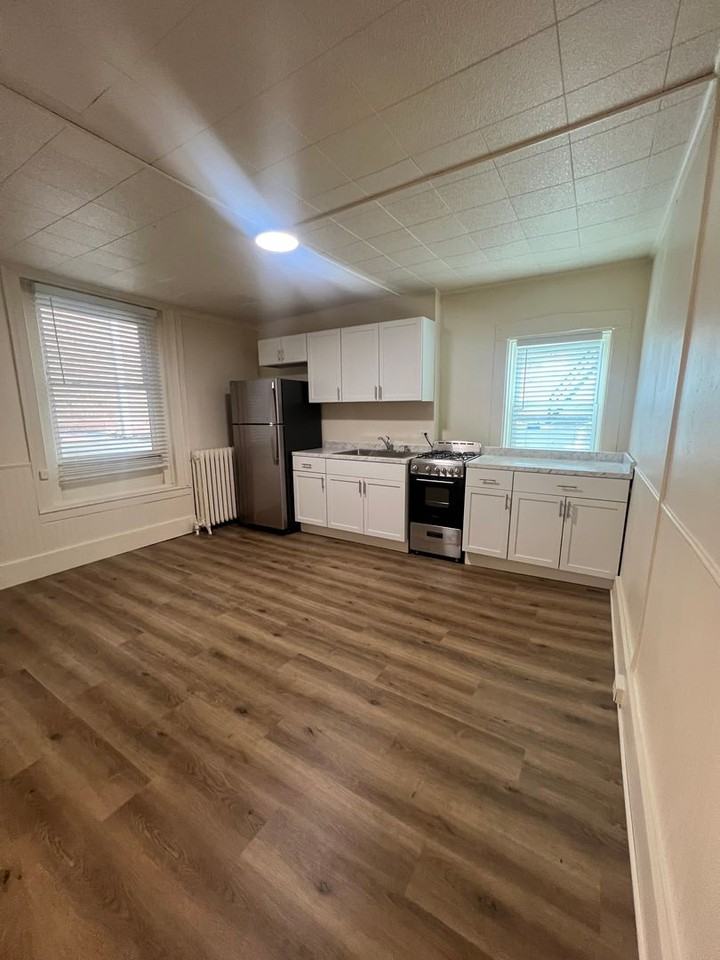 114 1/2  S Queen St - Photo 6 of 15