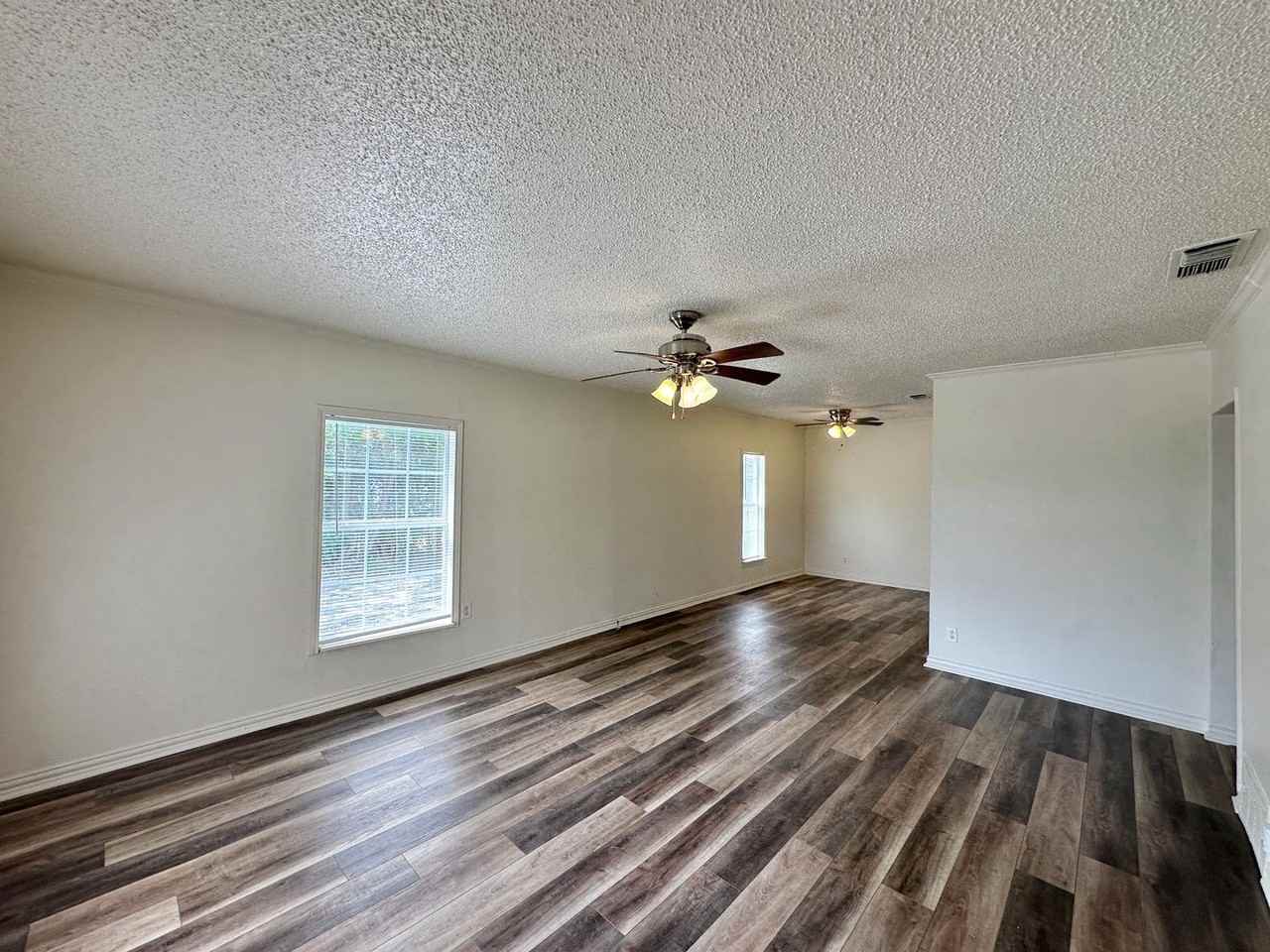 5401 Westcliff Rd - Photo 3 of 27
