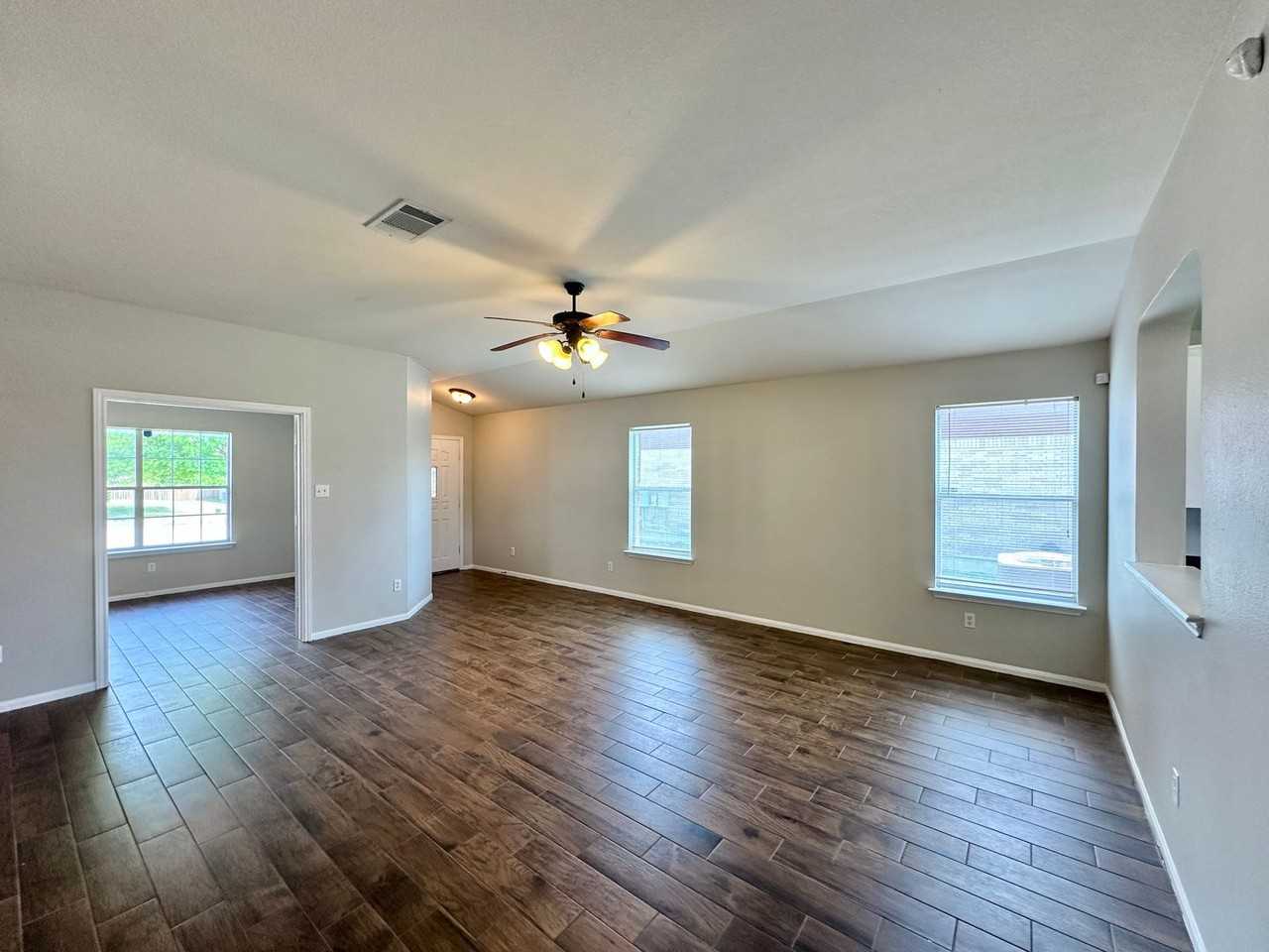 506 Constellation Dr - Photo 6 of 22