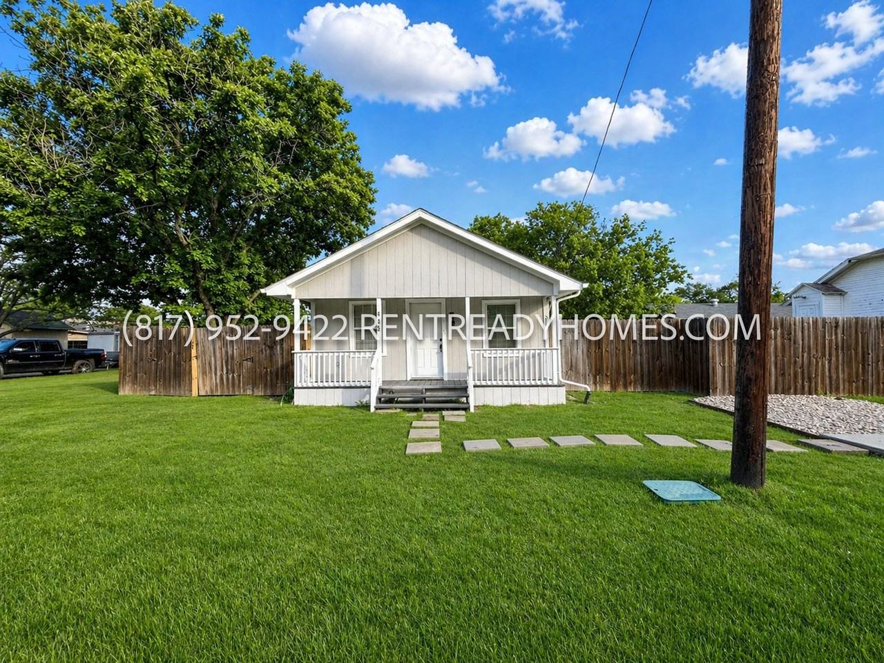 404 Oak St - Photo 4 of 20