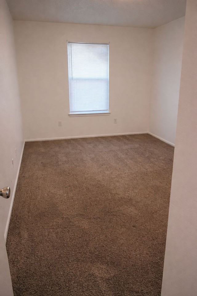 802 Matthew St - Photo 7 of 14