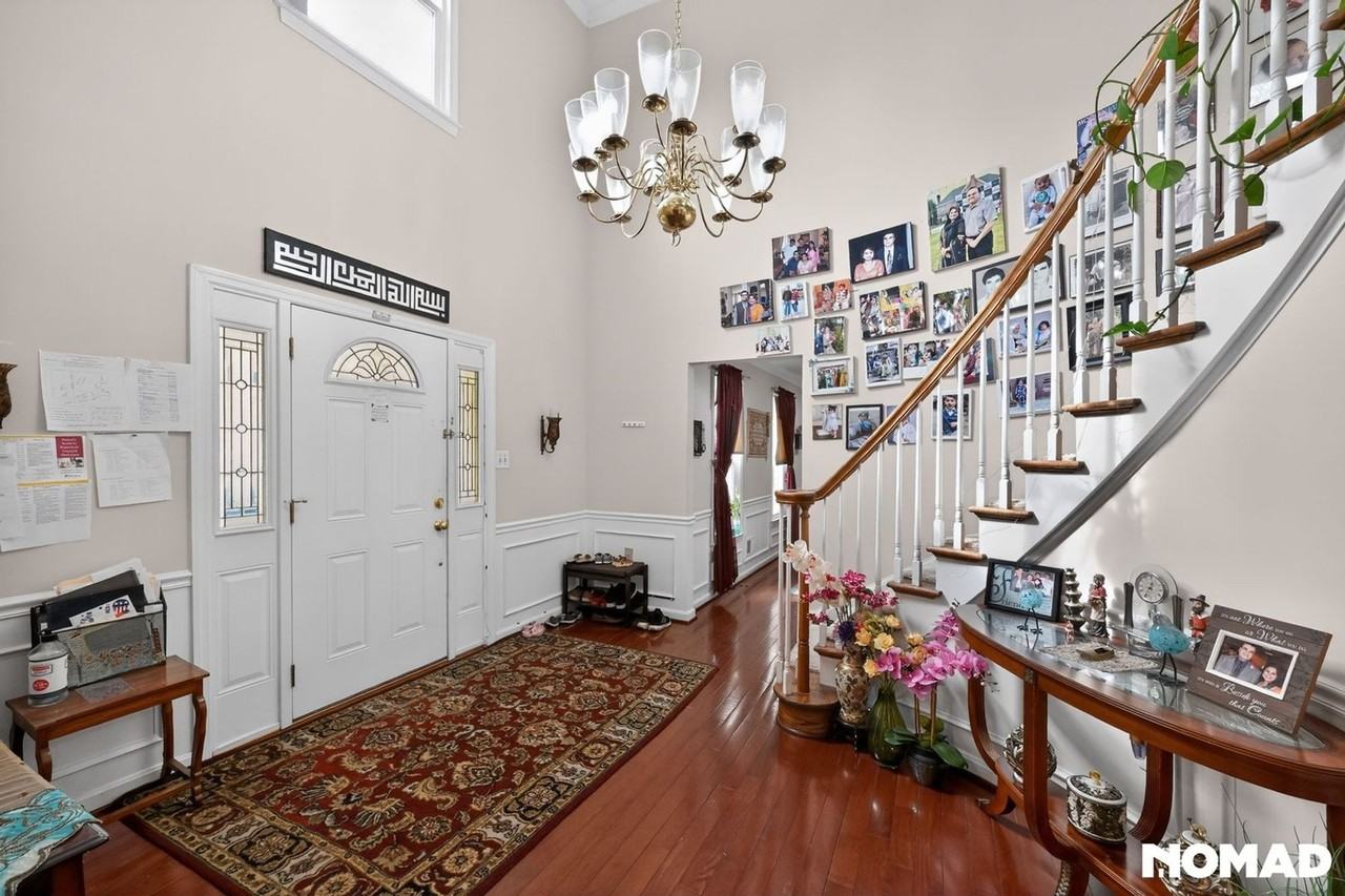 13648 Spinning Wheel Dr - Photo 2 of 39