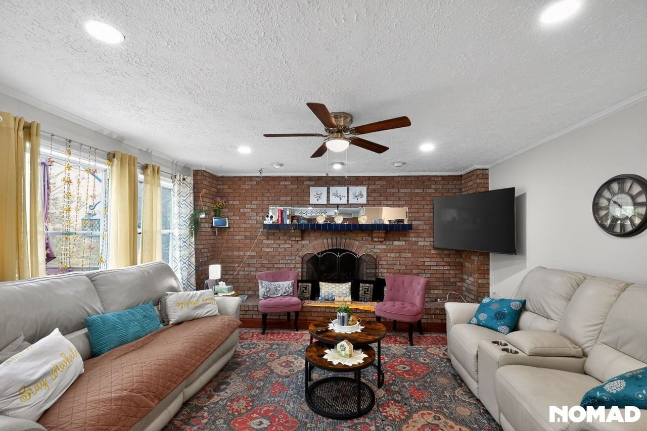 13648 Spinning Wheel Dr - Photo 3 of 39