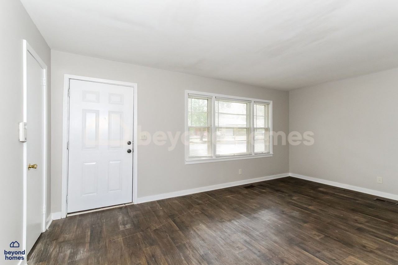 5713 Avenue P - Photo 6 of 31