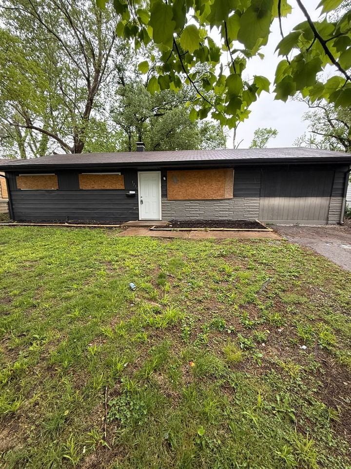 1710 Parklane Dr