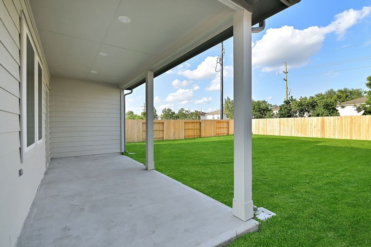 21047 Treasure Gate Ln - Photo 2 of 36