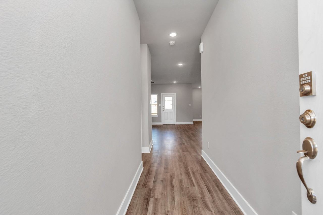 21047 Treasure Gate Ln - Photo 4 of 36