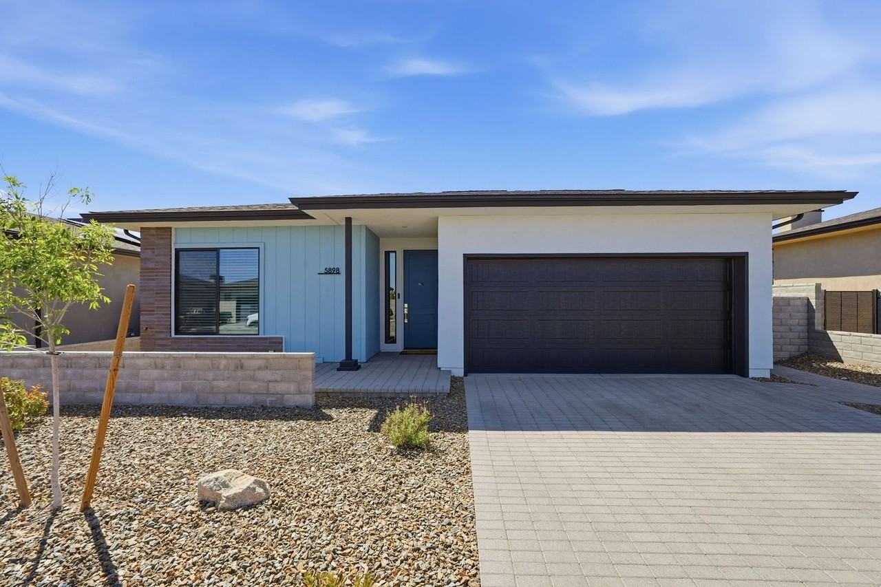 5898 E Killen Loop - Photo 2 of 35