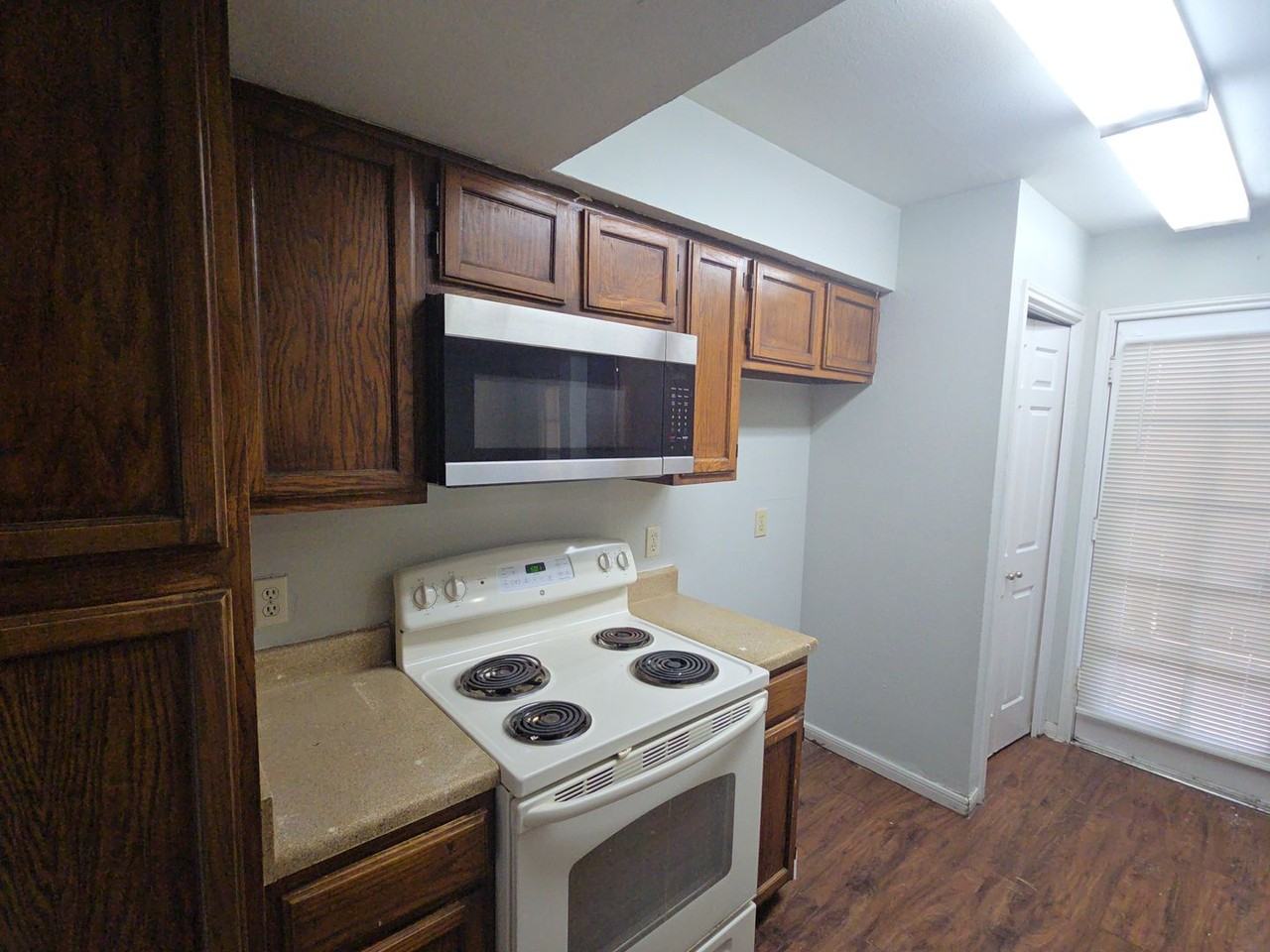 14600 Fonmeadow Dr - Photo 4 of 27