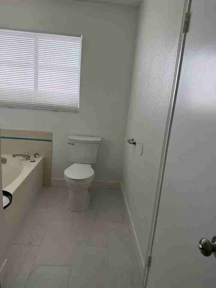 1613 Royal Palm Dr - Photo 2 of 48