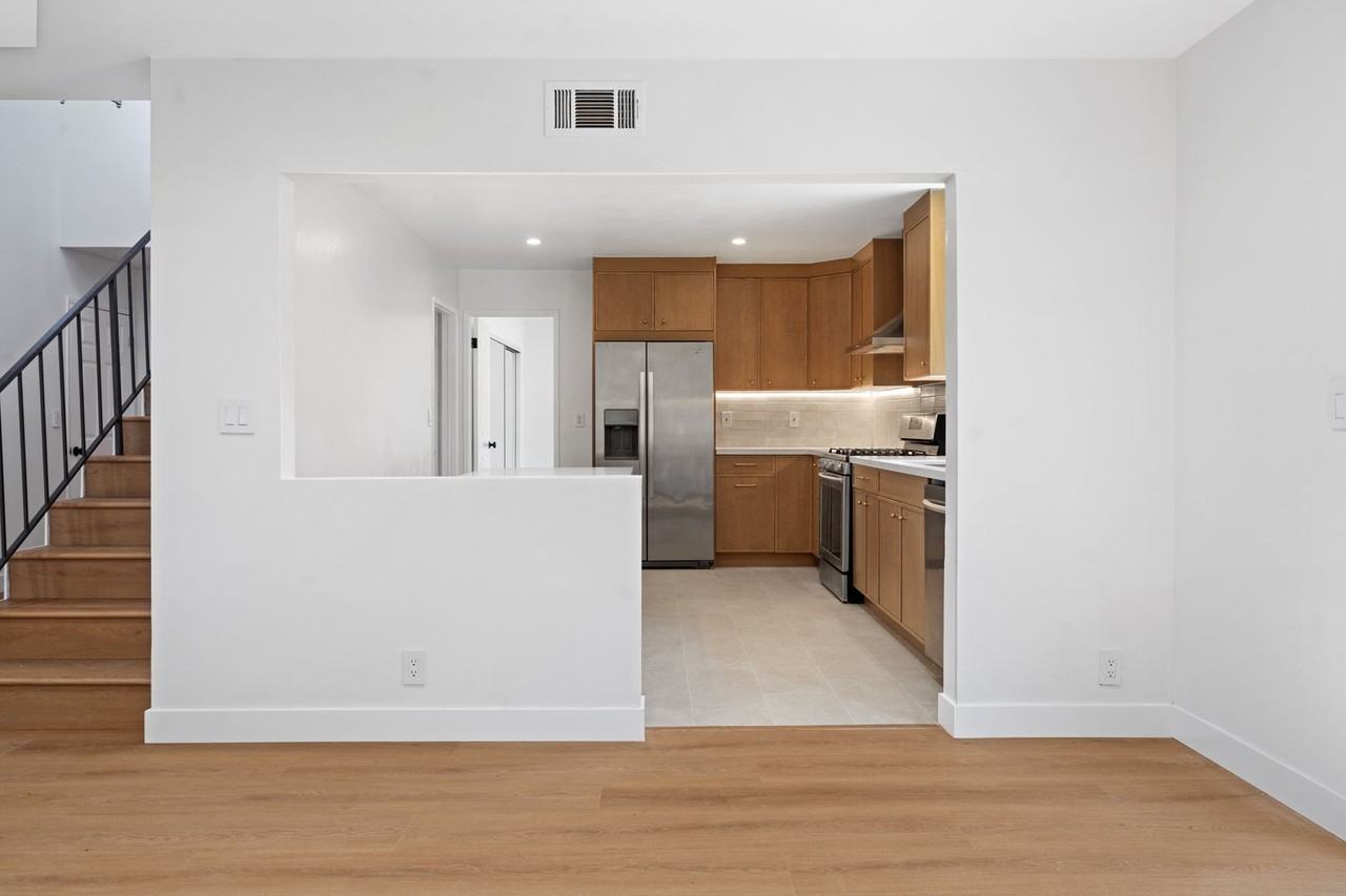 12024 Alberta Dr - Photo 3 of 21