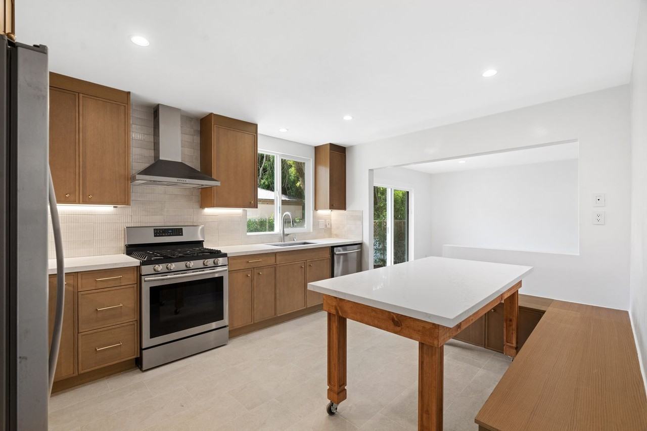 12024 Alberta Dr - Photo 7 of 21