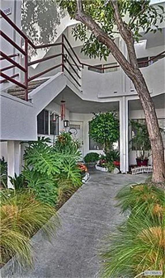 27786 Zircon - Photo 2 of 16