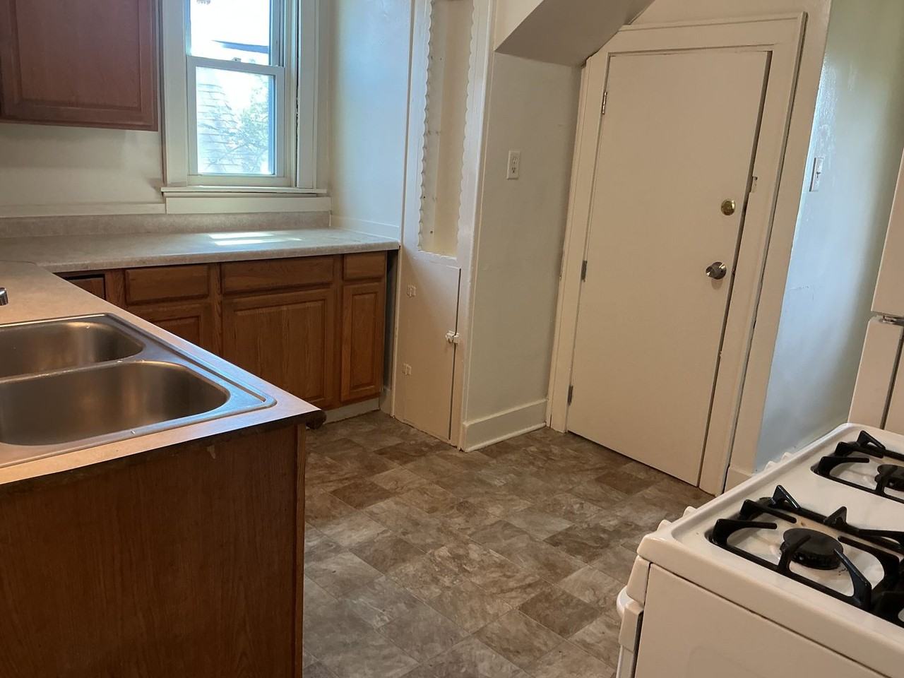 5239 N 38th St - Photo 3 of 10