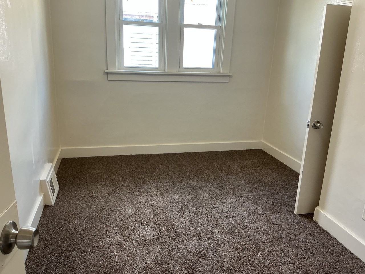 5239 N 38th St - Photo 5 of 10