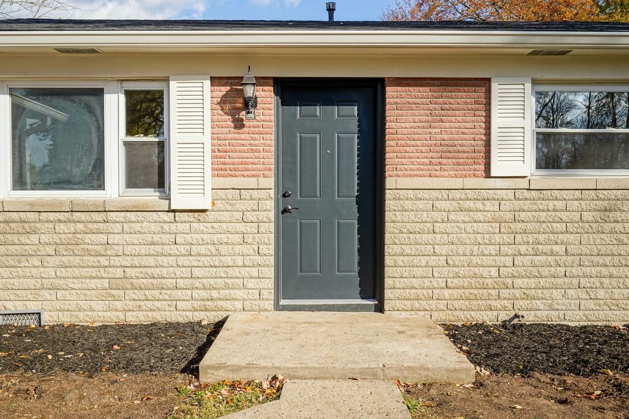 8509 N Ricks Dr E - Photo 5 of 48