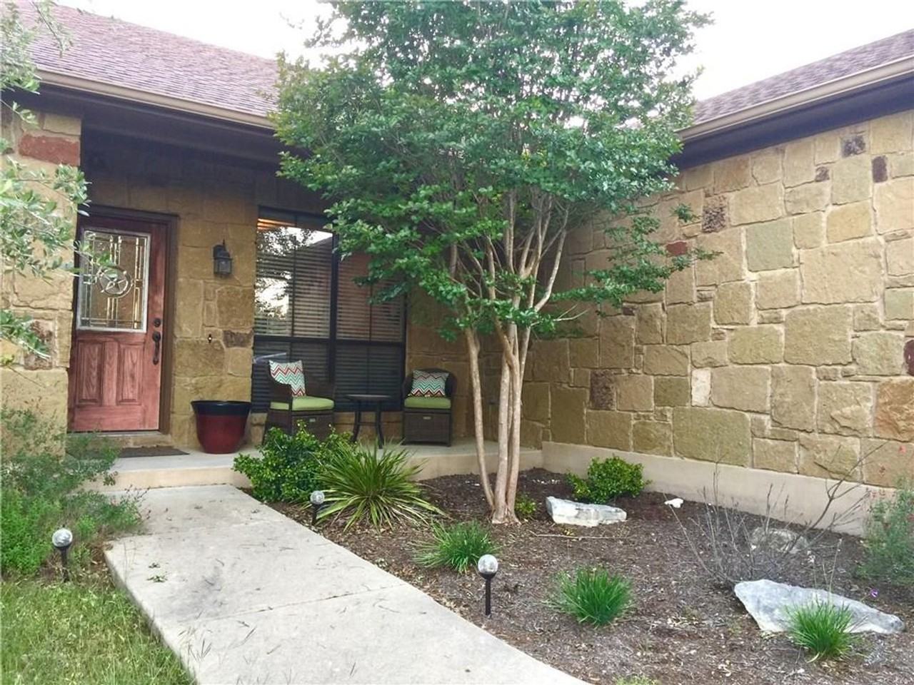 10052 Janet Loop - Photo 2 of 10