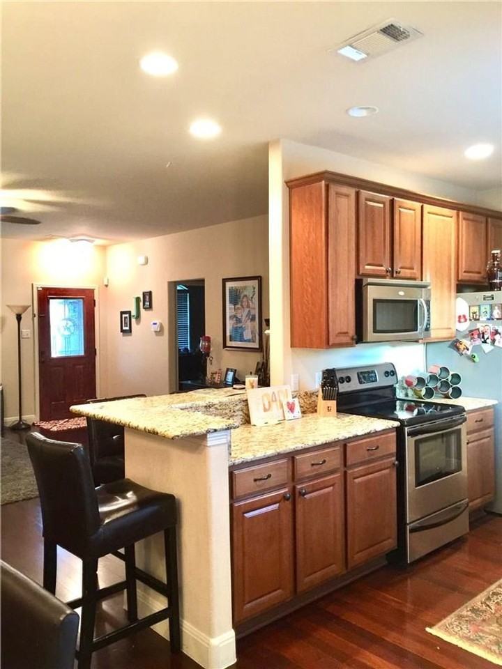 10052 Janet Loop - Photo 5 of 10