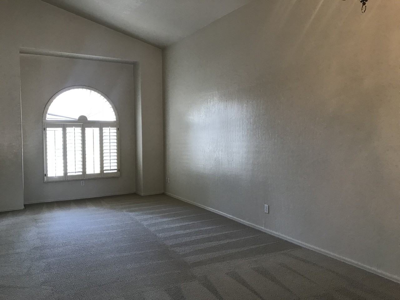 1710 W Houston Ave - Photo 4 of 31