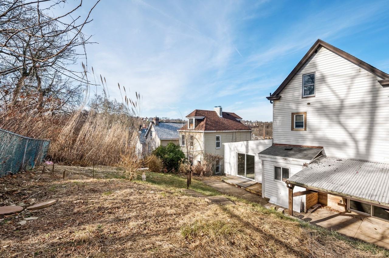 304 Marlow St - Photo 6 of 16