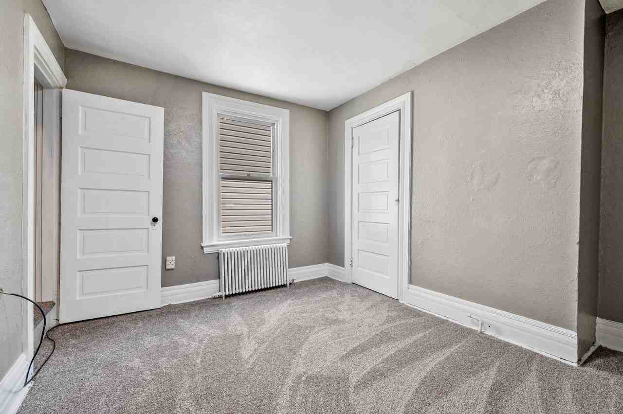 304 Marlow St - Photo 7 of 16