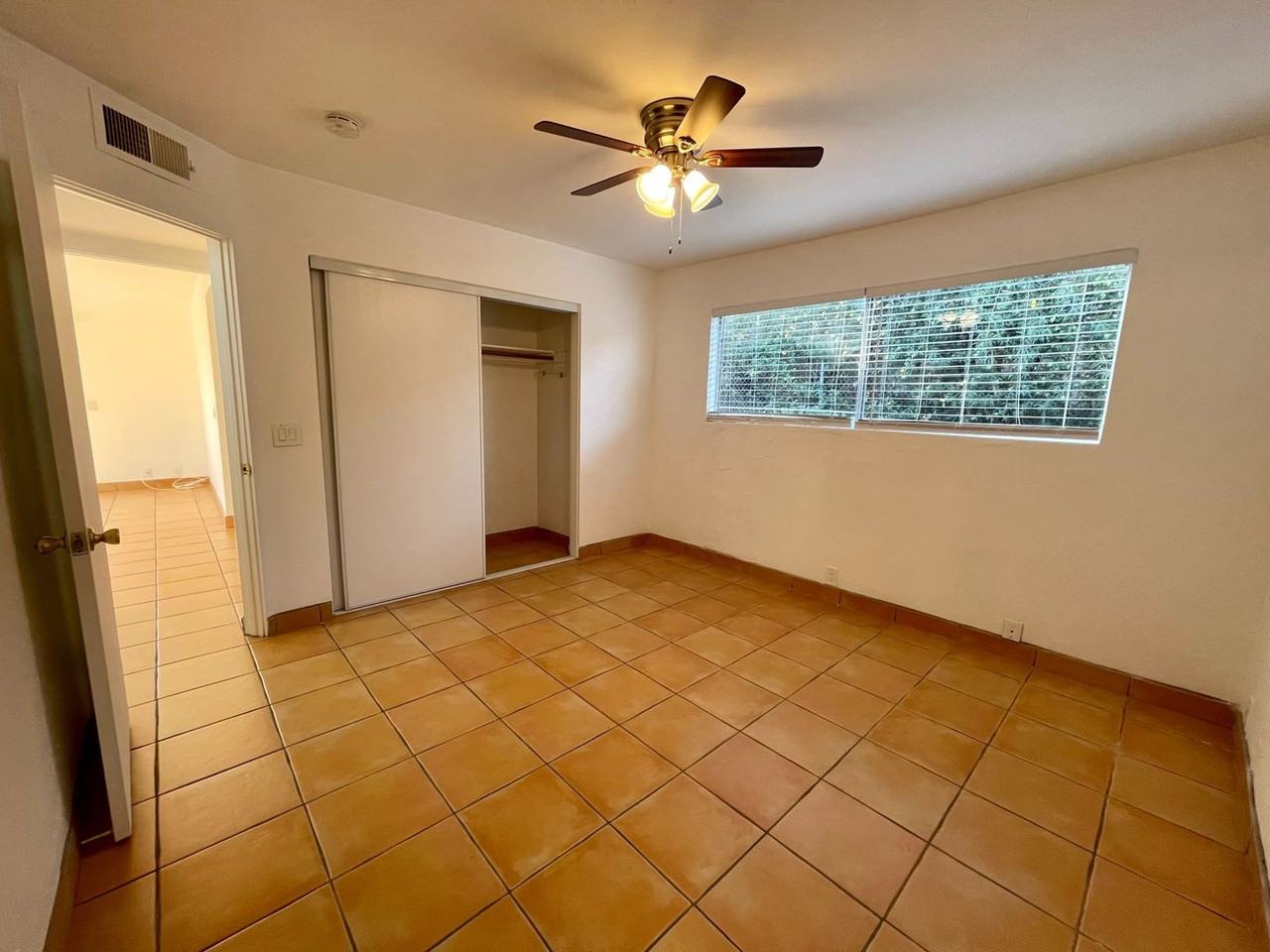 73555 Shadow Mountain Dr #04 - Photo 6 of 9