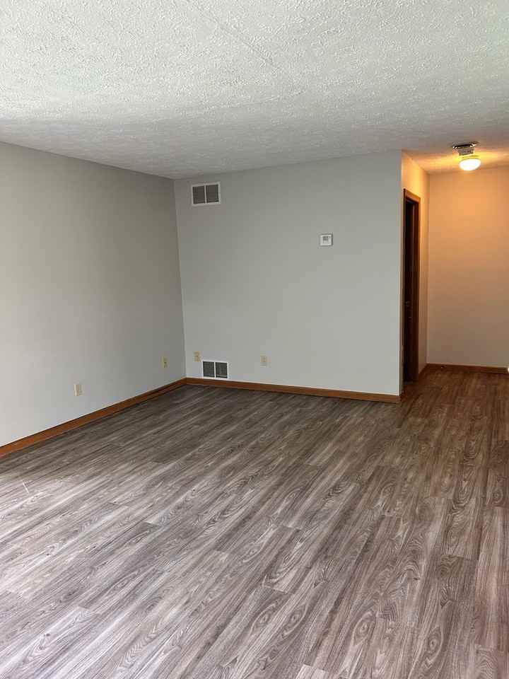 221 Coulter St - Photo 3 of 16