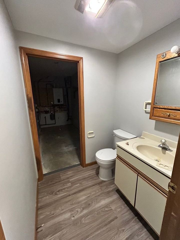 221 Coulter St - Photo 6 of 16