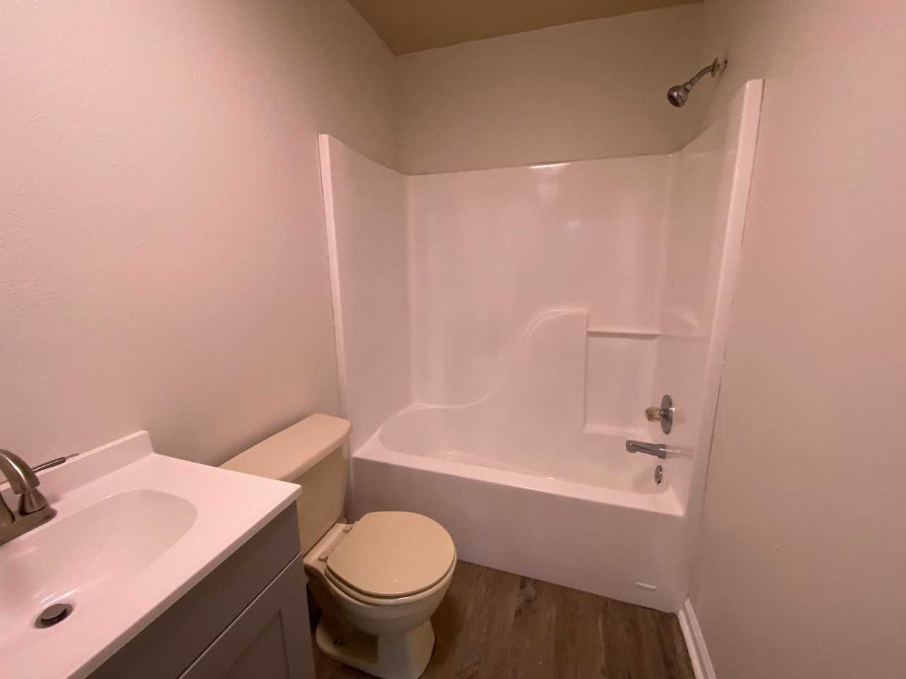 228 Ambrea Dr - Photo 5 of 8