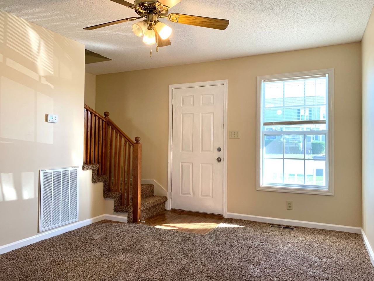 811 Flyer Ct - Photo 2 of 20