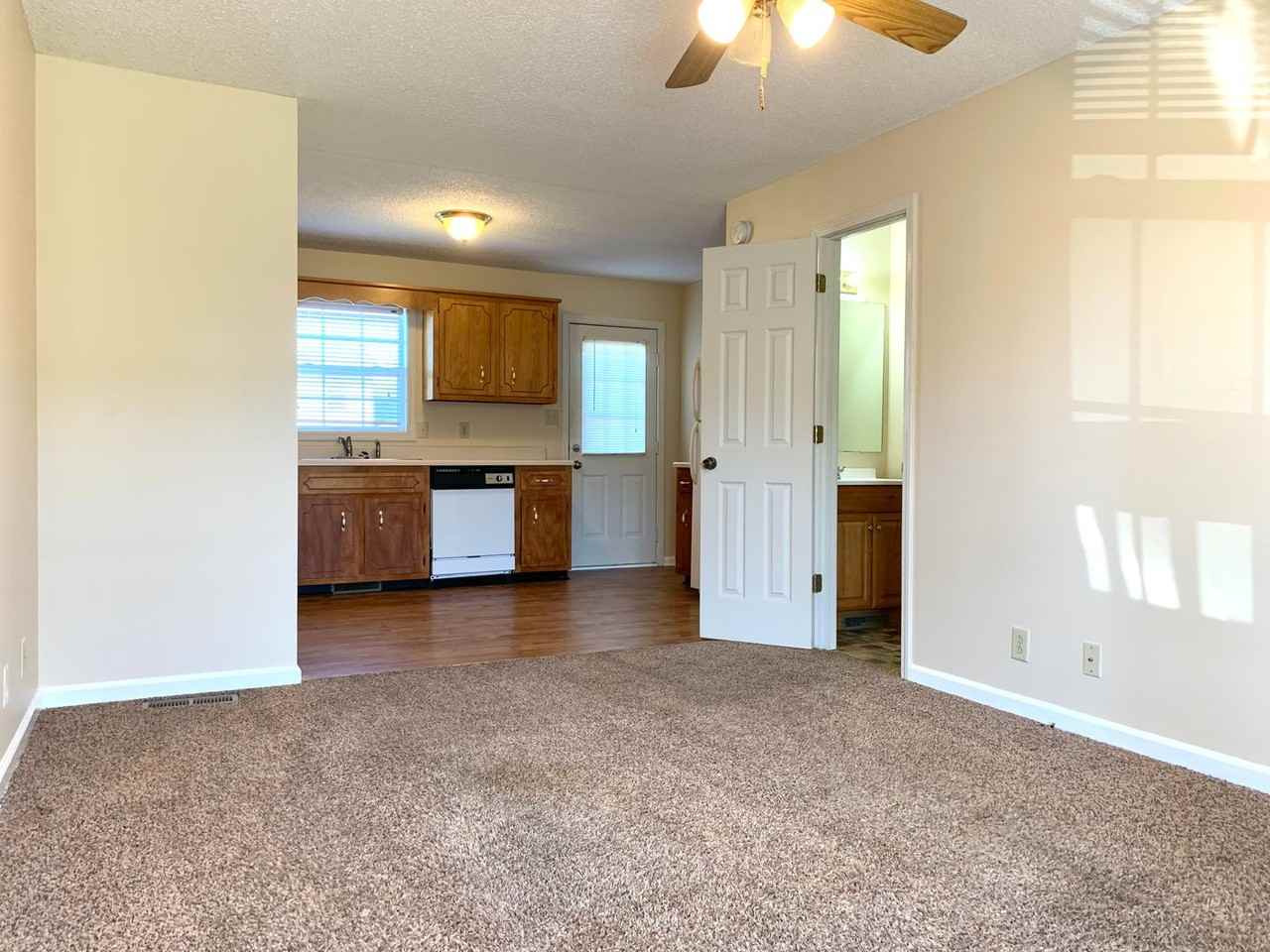 811 Flyer Ct - Photo 4 of 20