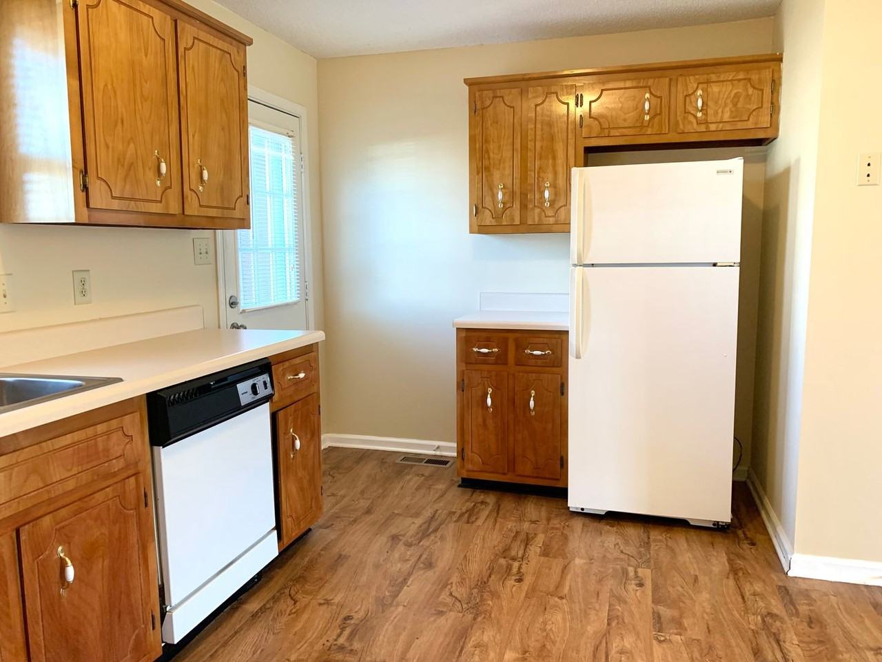 811 Flyer Ct - Photo 7 of 20