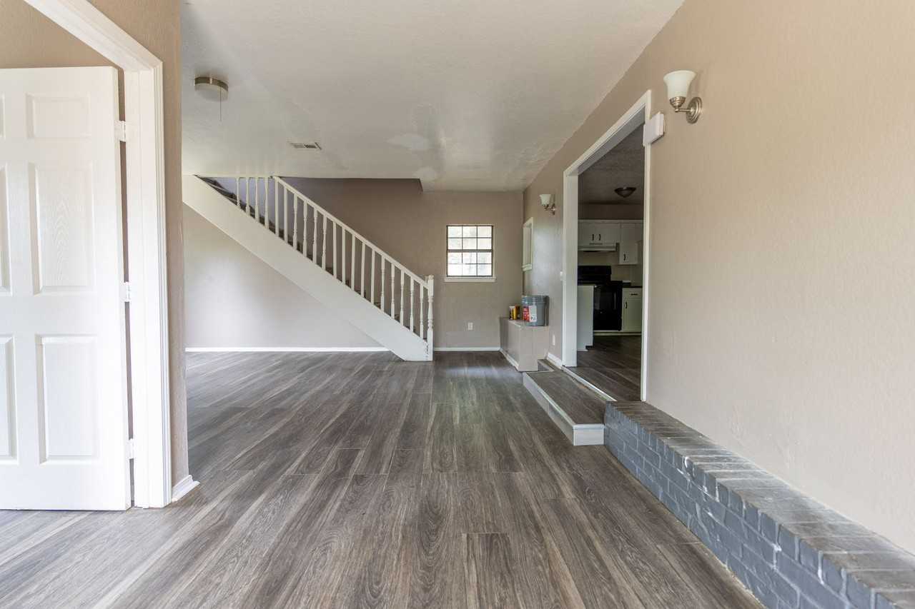 701 Lloyd Ave - Photo 3 of 12