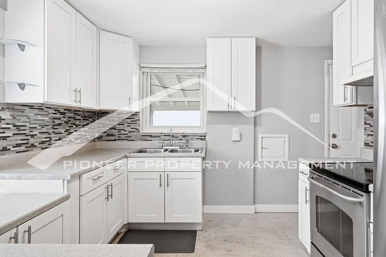 4564 E Mexico Ave - Photo 5 of 22