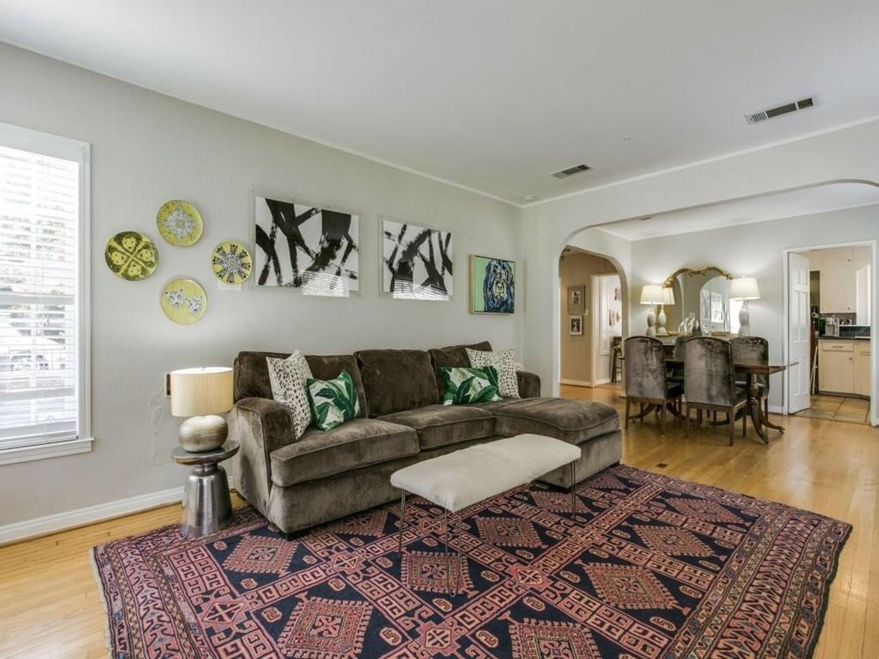 1523 Oak Knoll St - Photo 2 of 25