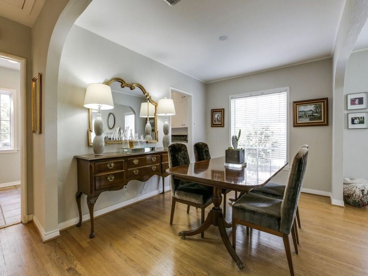 1523 Oak Knoll St - Photo 3 of 25