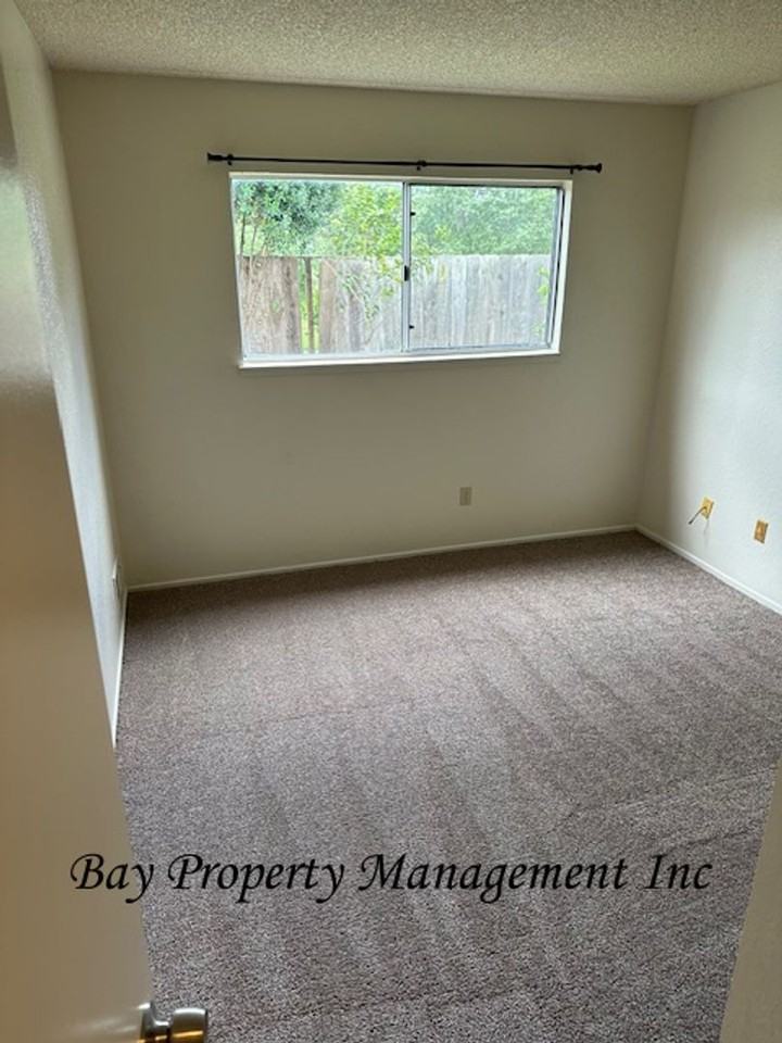 722 Saint Helen Way - Photo 7 of 12