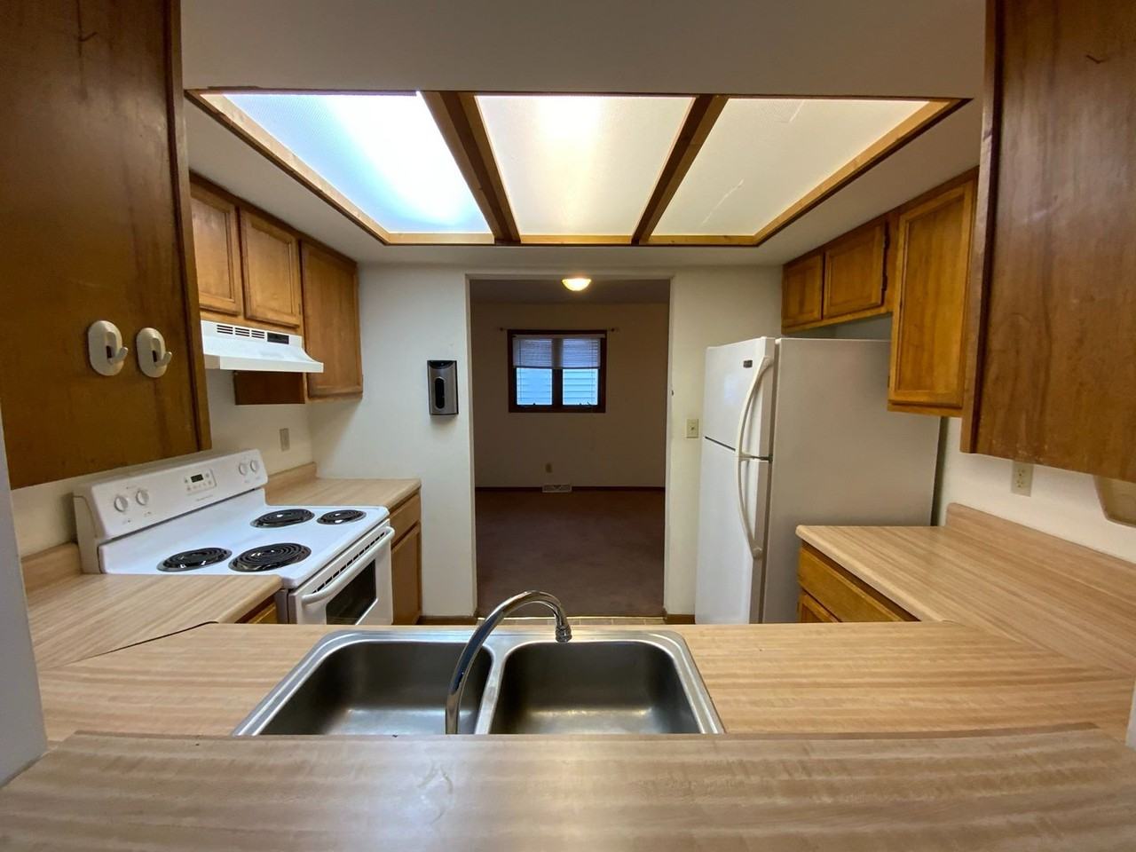 475 Foxfire Dr - Photo 7 of 28