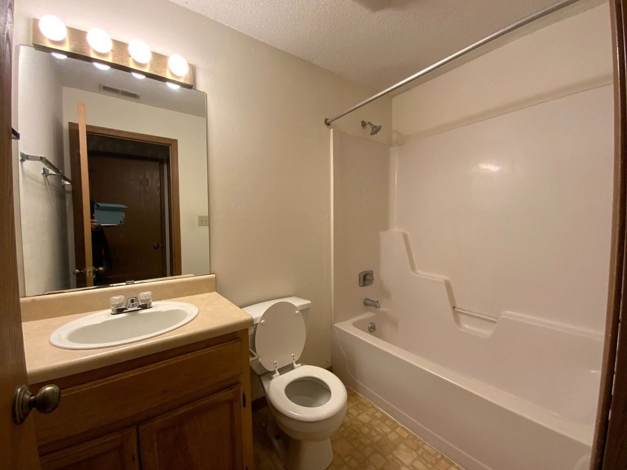 475 Foxfire Dr