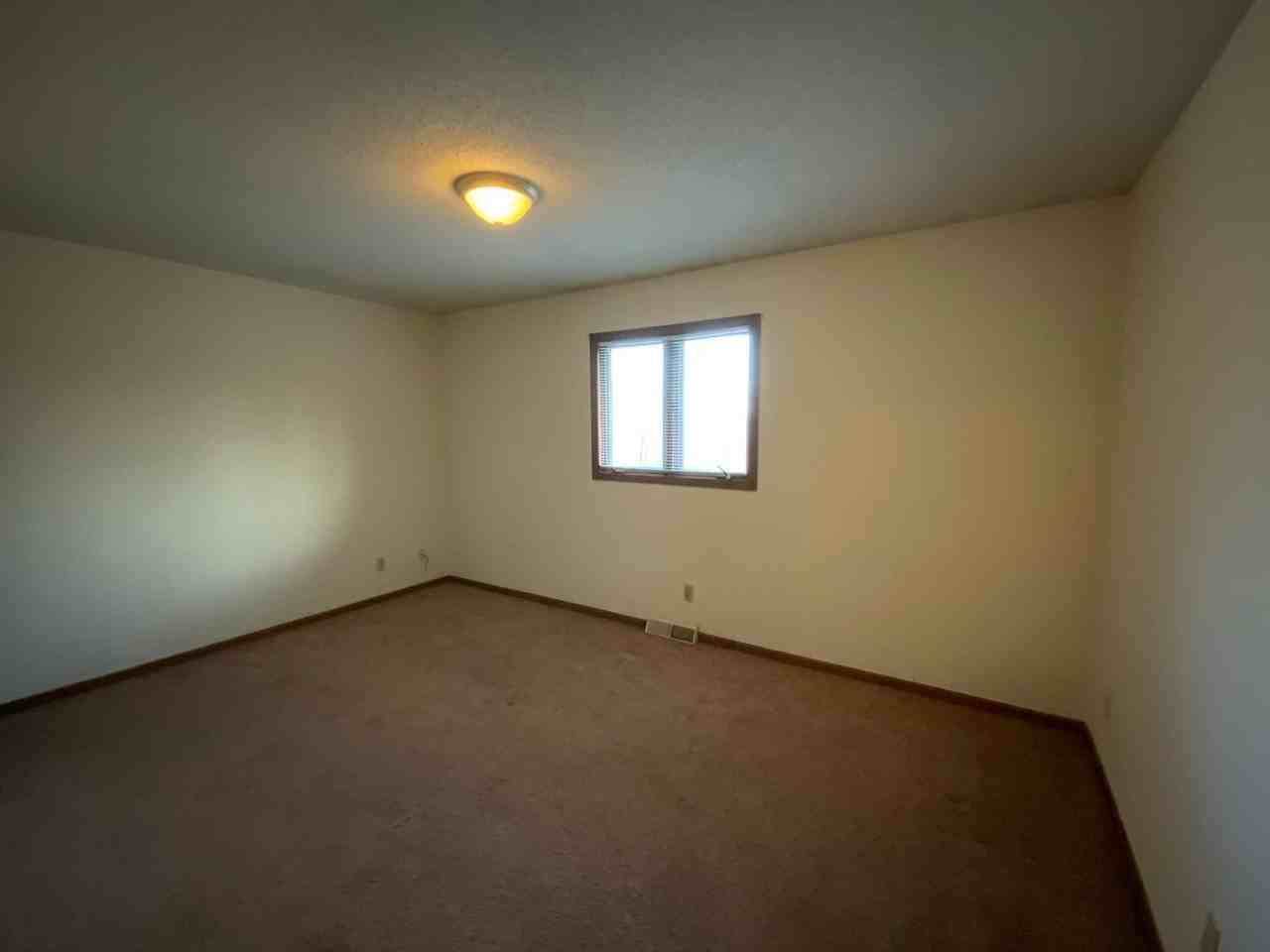 475 Foxfire Dr - Photo 3 of 28