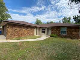 featured image of 910 Oak Hill Rd
