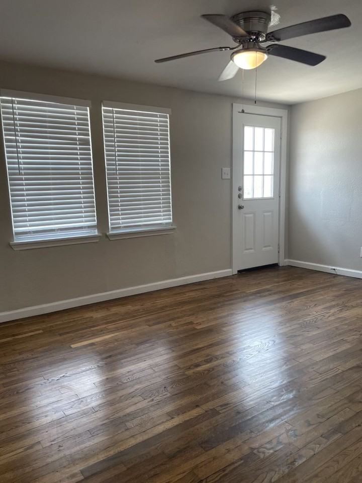 202 W Langley Blvd - Photo 3 of 12