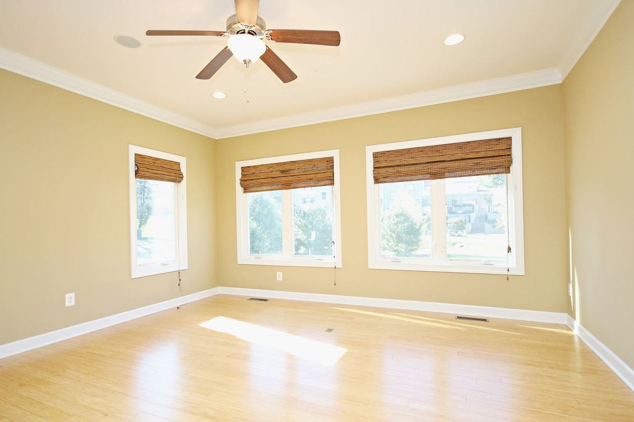 100 Burnet Way - Photo 4 of 31